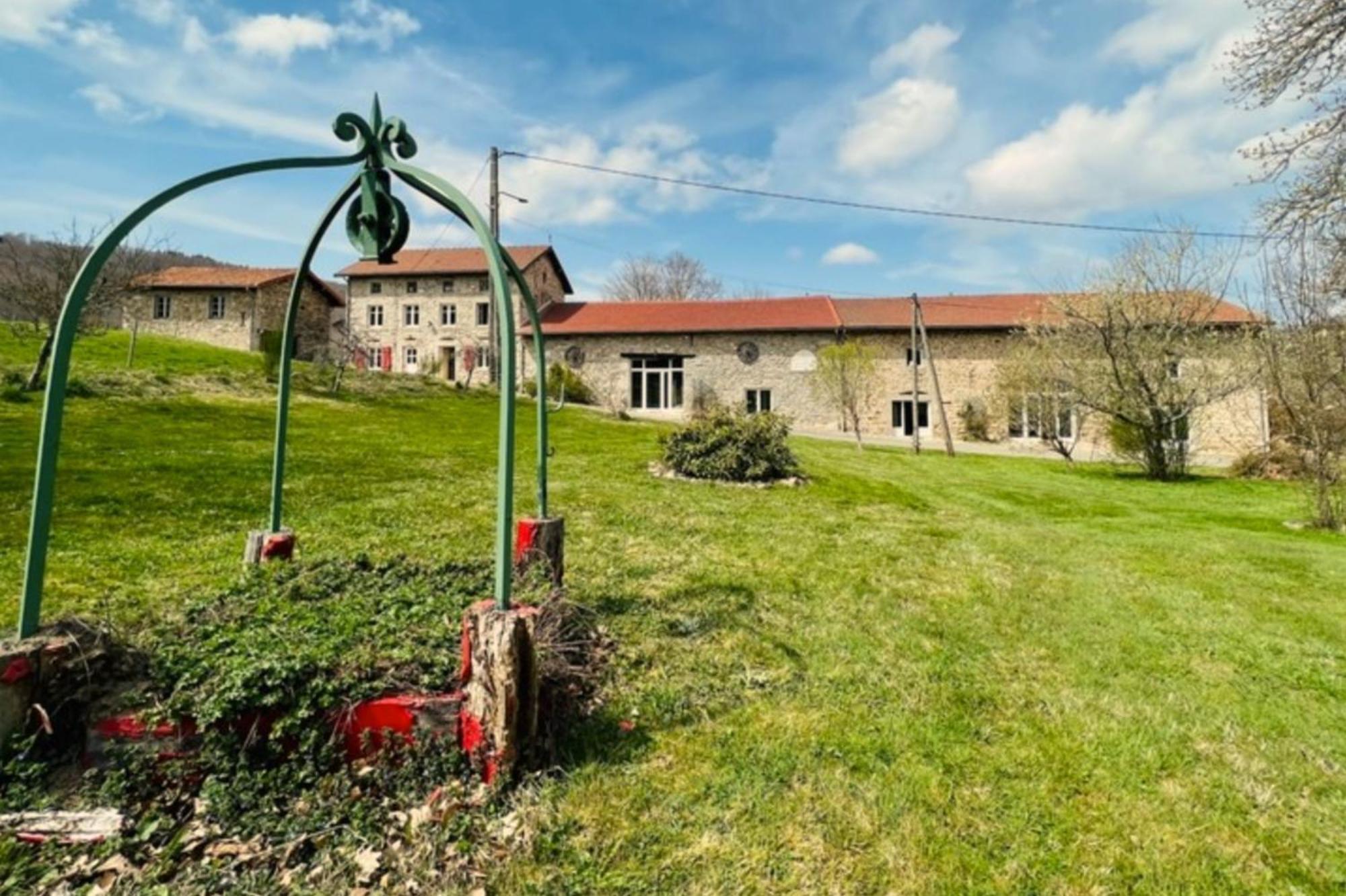 Villa De Luxe, Nichee Dans Les Montagnes Lavoine Екстериор снимка